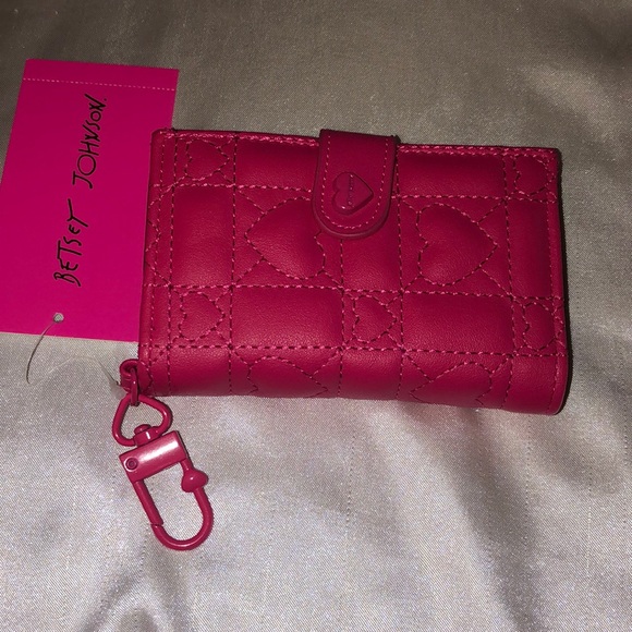 Betsey Johnson Fushia Faux Leather Card Case Wallet & Key Ring Quilted Heart NWT - Picture 2 of 16